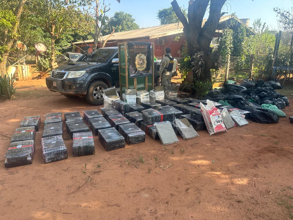 Tras una inspección del sitio, los intervinientes descubrieron una fosa profunda en uno de los depósitos. Foto: Gentileza