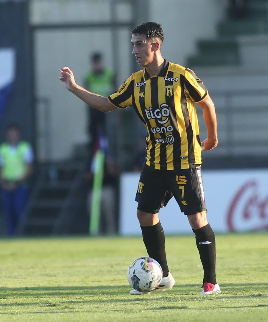 Agustín Manzur, volante de Guaraní.FOTO: NACIÓN MEDIA