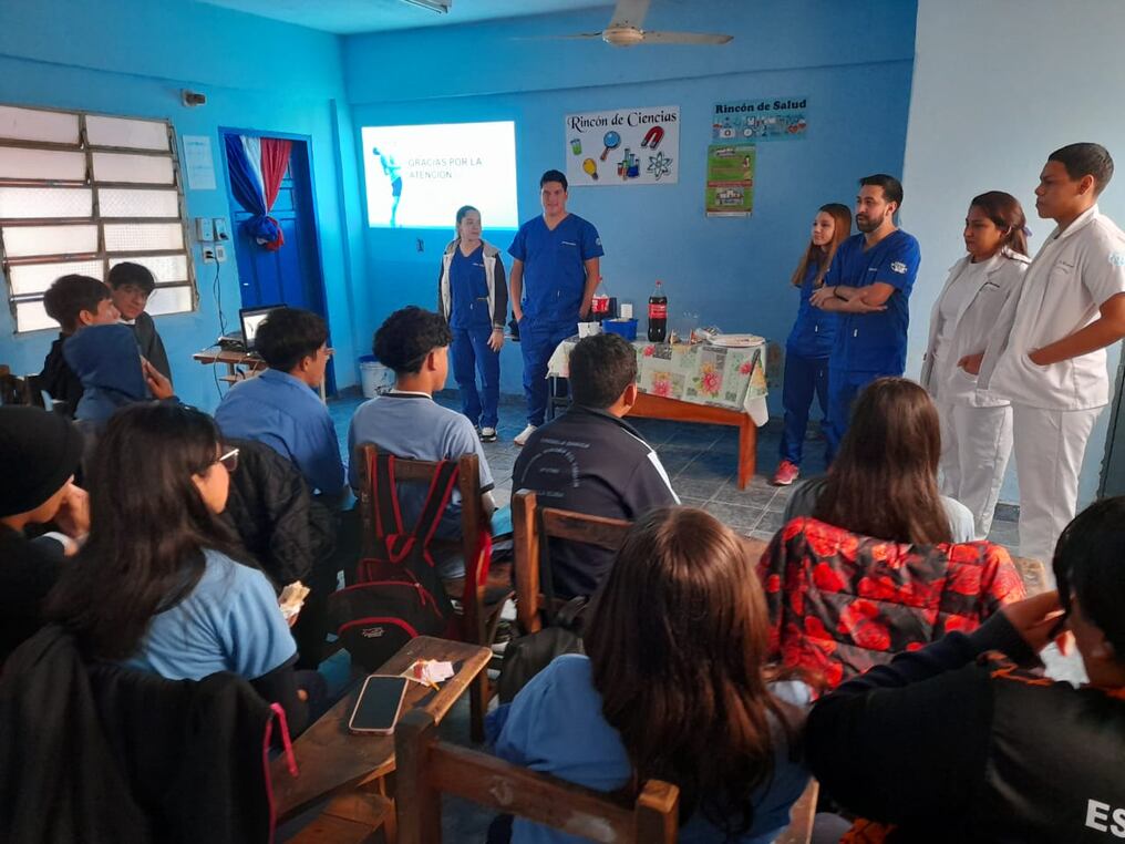 Los estudiantes de las distintas carreras defendieron más de 100 proyectos que desarrollaron a lo largo del semestre, como parte del Seminario de RSU. Foto: Gentileza