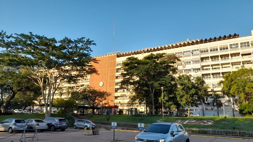 Los especialistas argumentan que fueron excluidos de las negociaciones para la disminución de la carga horaria laboral en el IPS. Foto: CMG/NM