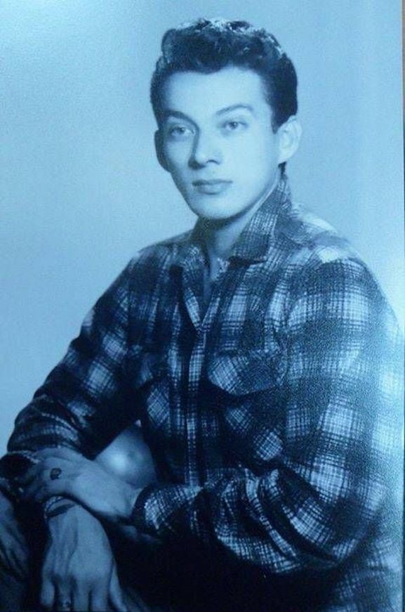 Bernardo Aranda, locutor paraguayo, asesinado en 1959.