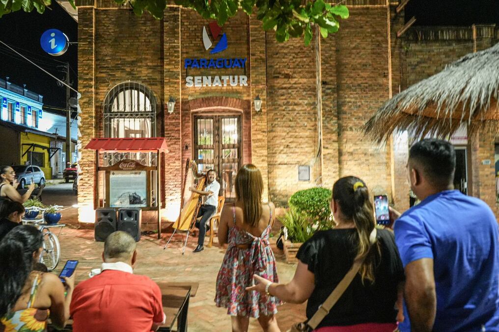 Senatur habilitó el espacio cultural con una velada de arte y música con miras a la temporada veraniega. Foto: Senatur