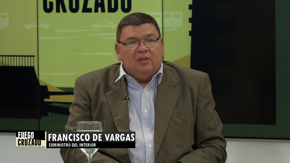 Francisco de Vargas, exministro del Interior, estuvo este domingo en el estudio de GEN para hablar en “Fuego cruzado” sobre la lucha contra el narcotráfico. Foto: Fuego Cruzado