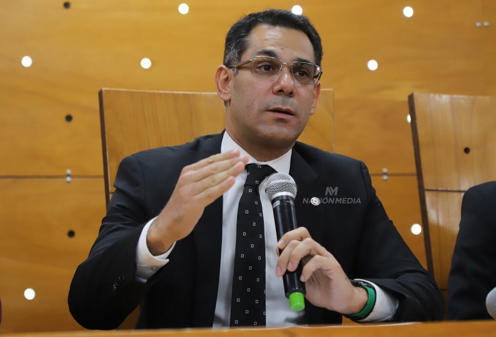 El procurador general de la República, Marco Aurelio González, detalló sobre los argumentos de la acción planteada por el Estado paraguayo en el marco del laudo arbitral a favor de Mota Engil. Foto: Roberto Zarza