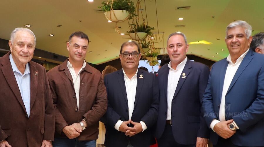 Sixto Miranda, Miguel Ruiz, Mario Apodaca, vicepresidente de la ARP; Paulo Rojas y Nevercindo Cordeiro