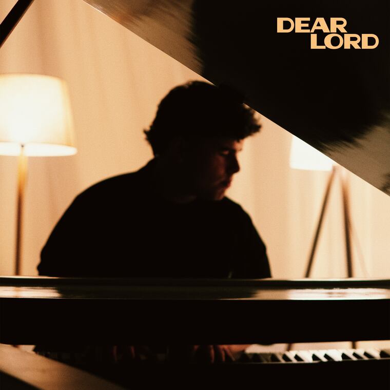 Portada de la canción “Dear Lord”, de Flores.