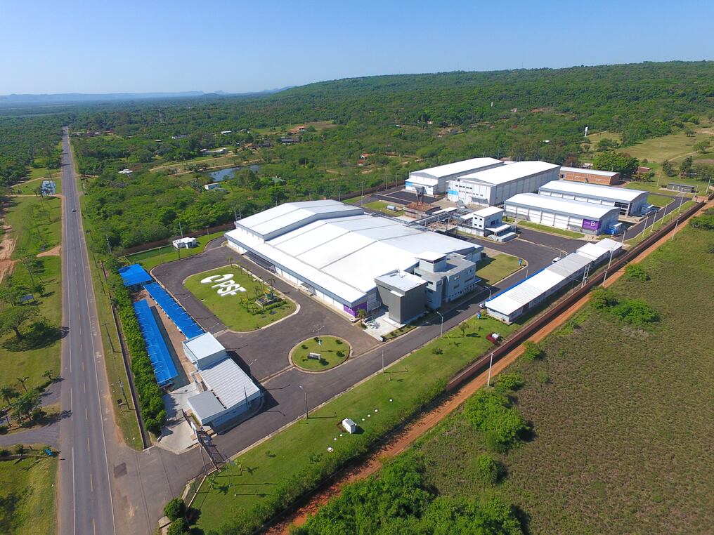 Con una planta industrial en Ypacaraí, opera de forma ininterrumpida para asegurar la producción de sueros, contando con personal altamente capacitado. Foto: Gentileza