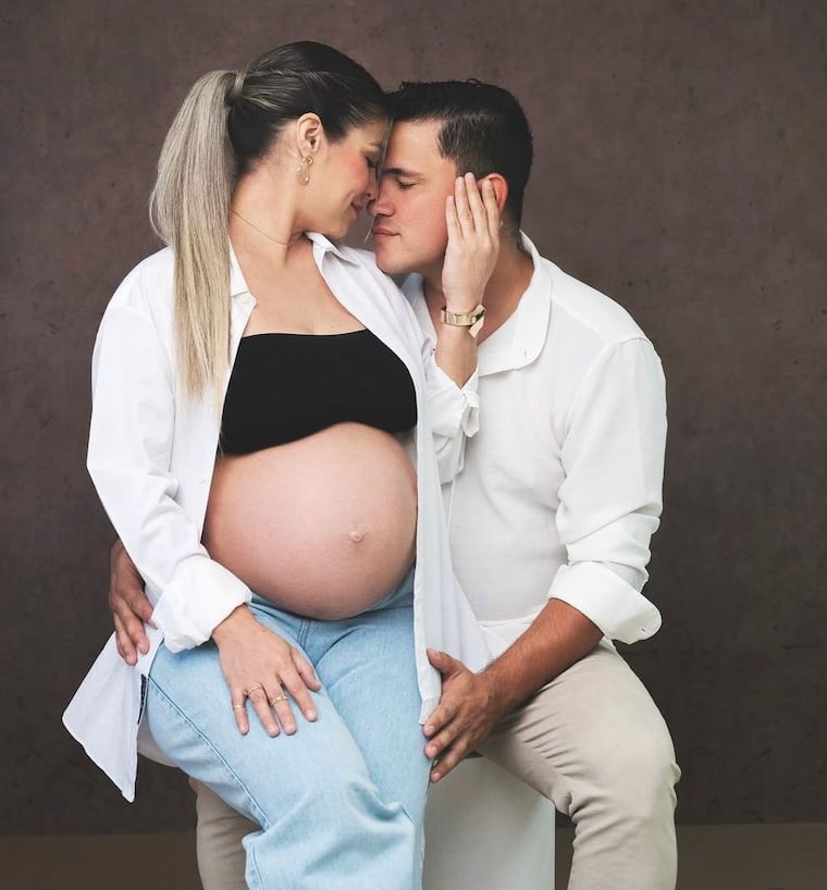 Nadia Portillo y Ernesto Núñez se preparan para recibir a su hija. Foto: Angélica Escobar