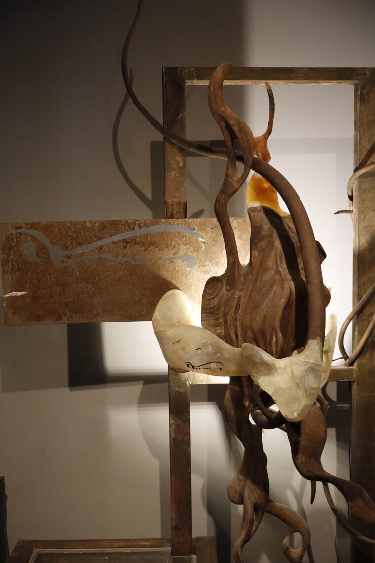 Una de las obras integrantes de “Campo de Apariciones”. Foto: Gentileza