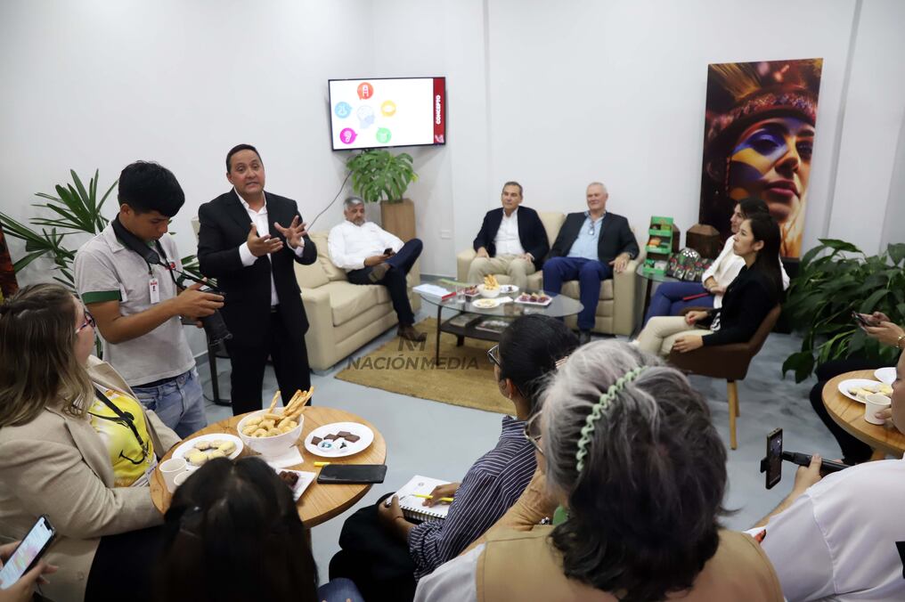 La Embajada de Colombia y de la Cámara de Comercio Paraguayo Colombiana (Capacol) realizaron una degustación sobre maridajes ideales para consumir café, en el marco de la Expo de MRA 2023. Foto: Jorge Jara