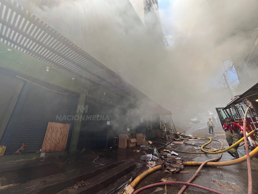Los bomberos voluntarios acudieron rápidamente al sitio y lograron controlar el incendio. Foto: Ilustrativa