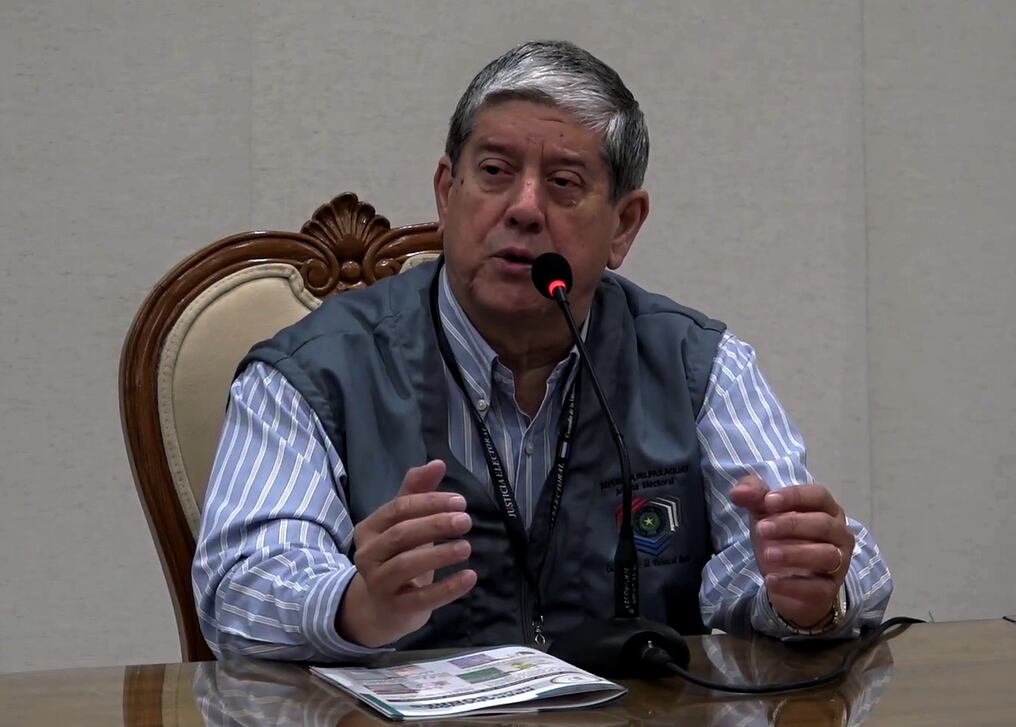 Carlos María Ljubetic, director de Procesos Electorales lamentó nueva demora en licitación de máquinas de votación. Foto: Archivo