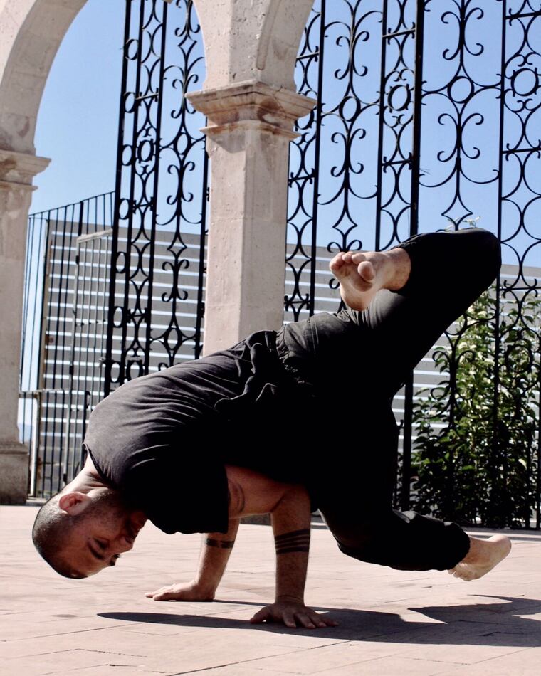 El artista Javier Pérez Caicedo será el guía en la residencia “Piso In Piso Out”. Foto: Gentileza - Sigilos Teatro Experimental