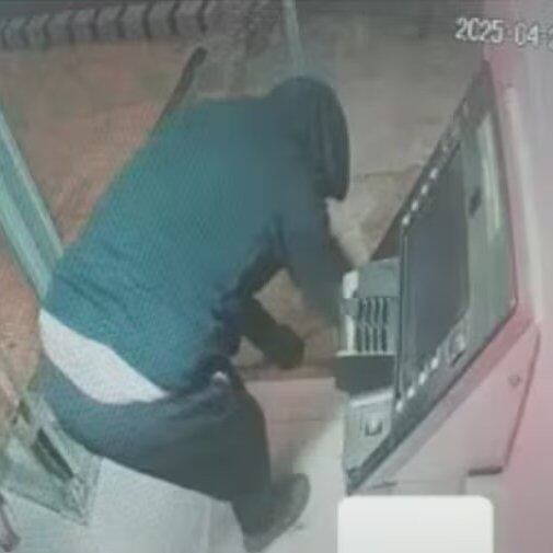 El hecho se reportó durante la madrugada de hoy en el cajero automático ubicado sobre la calle Venezuela del barrio Jara. Foto: Gentileza