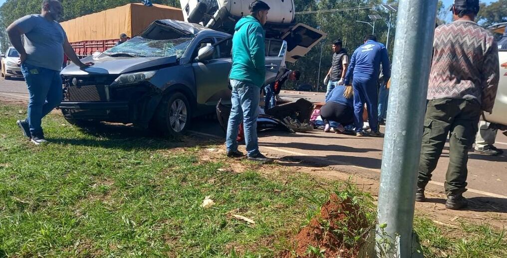 Los heridos fueron trasladados al Hospital Regional de Villarica, confirmó Francisco Velázquez, subinspector de la Patrulla Caminera. Foto: Gentileza