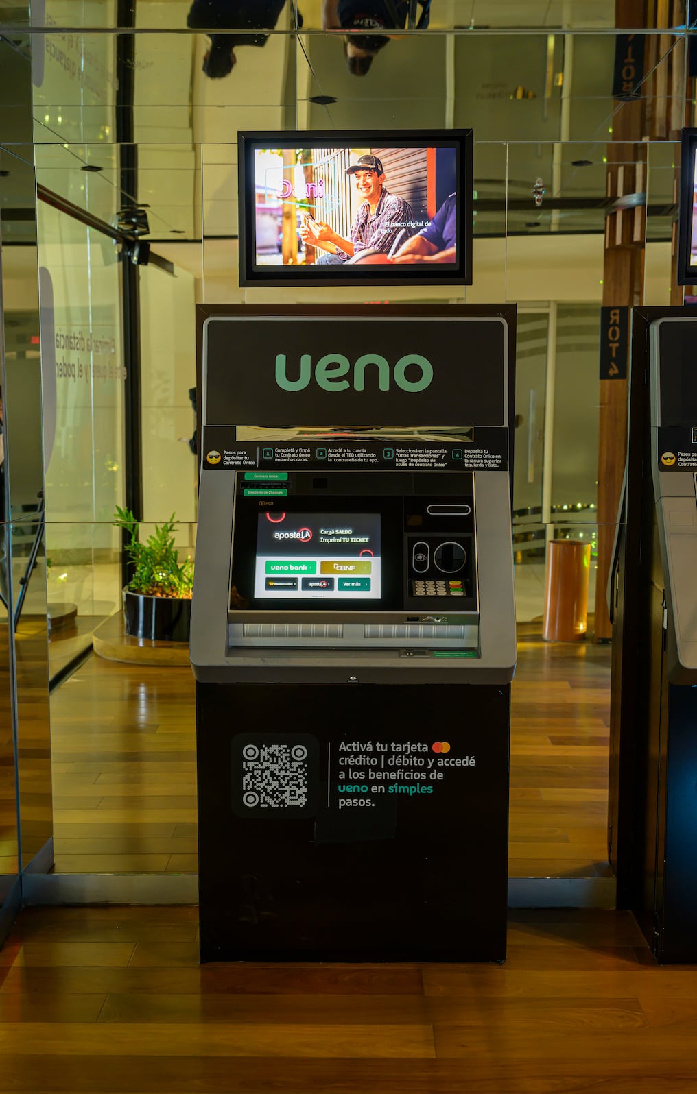 ueno bank cuenta con 70 centros de experiencia, ueno bank x cerca tuyo y wepa más de 500 terminales TED en todo el país. Foto: Gentileza