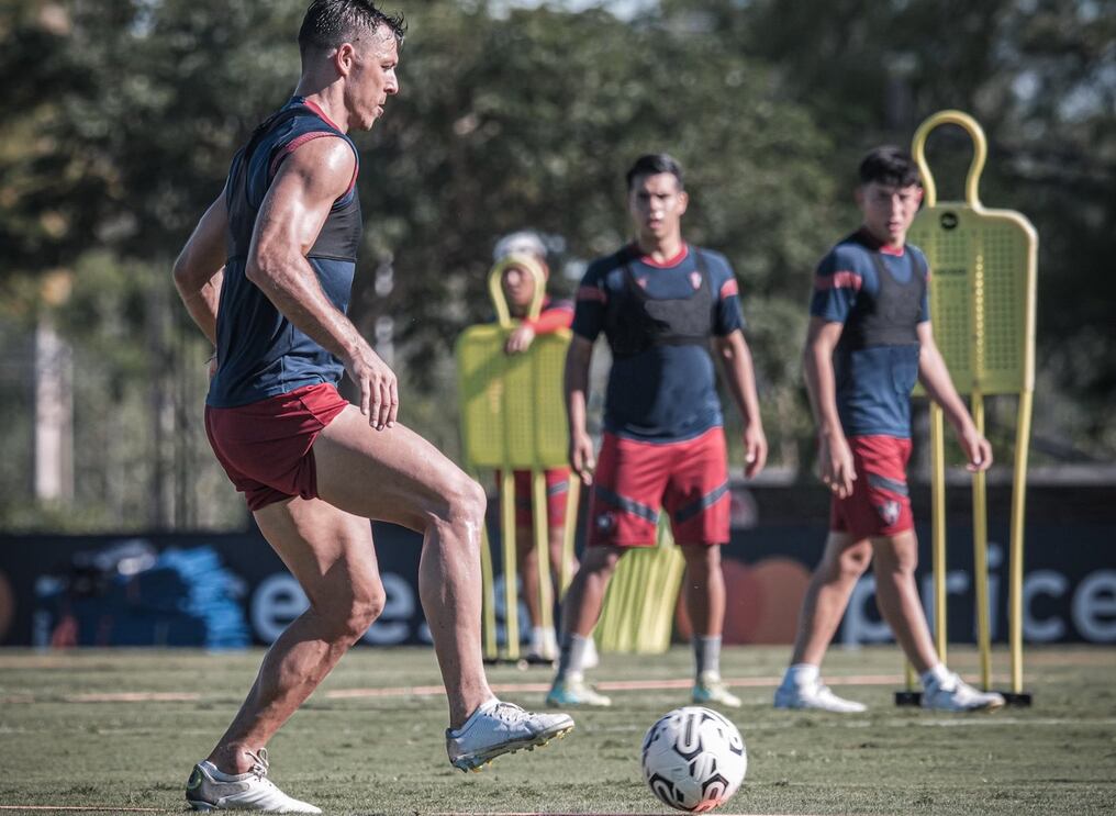 Diego Churín, durante una de las actividades del Ciclón (foto: club Cerro Porteño)