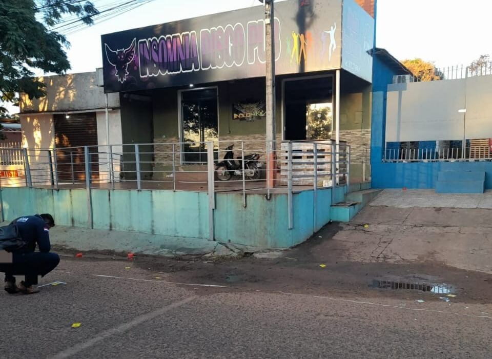 Efectivos policiales levantaron 11 vainillas servidas del lugar del hecho. Foto: Gentileza