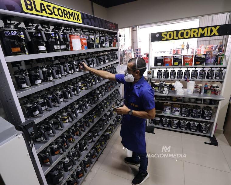 Fueron pioneros en la industria de pintura, en utilizar la nanotecnología para la producción de pinturas y complementos. Foto: Jorge Jara 