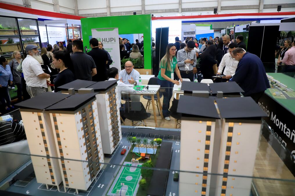 La clase trabajadora interesada en acceder a una vivienda podrá encontrar una serie de opciones, además de realizar consultas tanto al MUVH, a las desarrolladoras y entidades financieras. Foto: Roberto Zarza