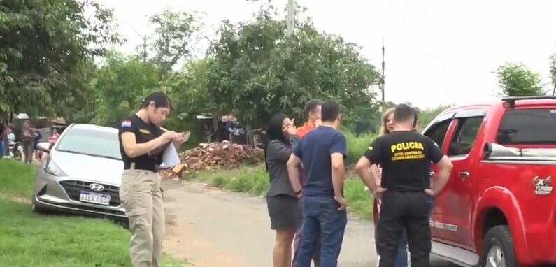 La Policía se encuentra en pleno procedimiento en el barrio Ytay de Fernando de la Mora, ya cerca de la intersección con la avenida Madame Lynch. Foto: Captura de  pantalla