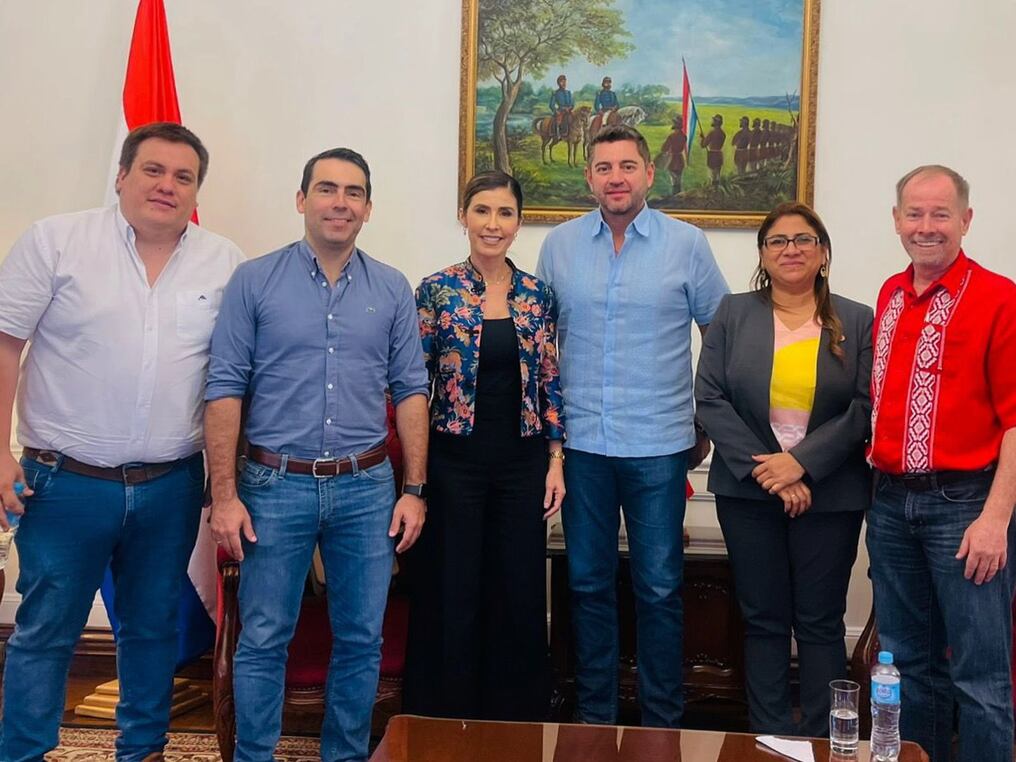 El vicepresidente Pedro Alliana se reunió con gobernadores de diferentes departamentos para tratar diversos proyectos y trabajos en conjunto. Foto: Gentileza