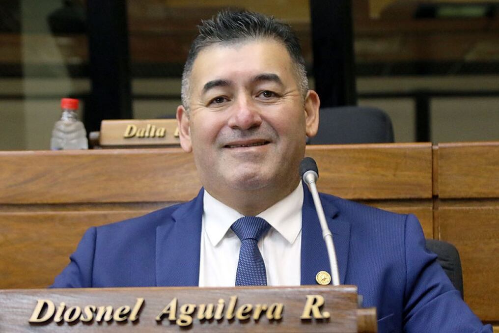 El diputado Aguilera aseguró que como representante del departamento de Ñeembucú será prioridad en su agenda velar por las partidas presupuestarias en beneficio del duodécimo departamento. Foto: Gentileza 