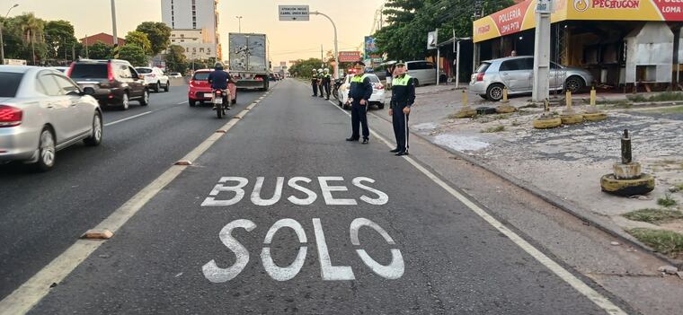 Carril único de buses.