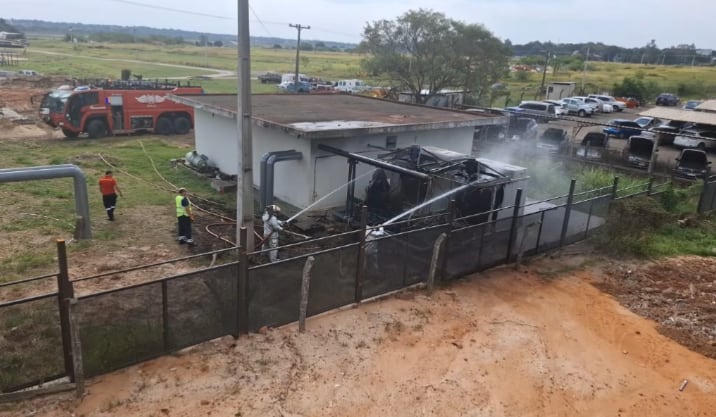 Una esquirla generada durante una soldadura eléctrica alcanzó materiales inflamables cercanos al área de intervención, lo que ocasionó el incendio en el Aeropuerto Silvio Pettirossi. Foto: Gentileza