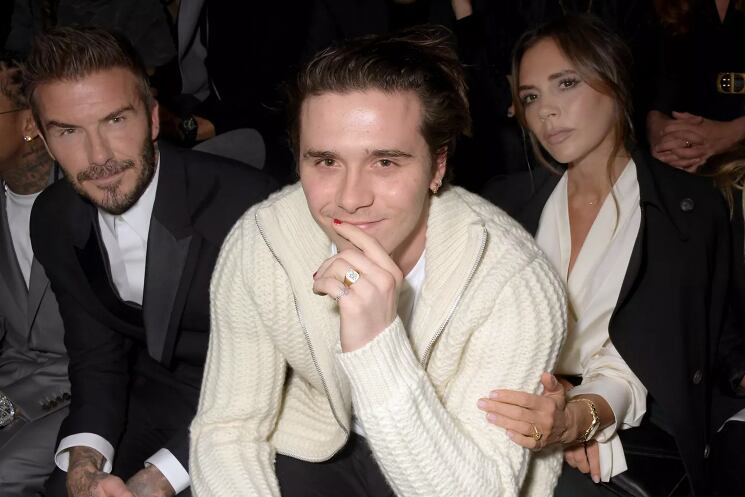 David Beckham, Brooklyn Beckham y Victoria Beckham, en enero del 2020. Foto: Getty Images