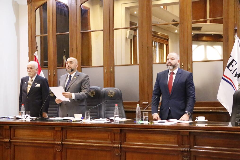 El JEM decidió admitir la acusación contra la jueza de Itakyry, Eresmilda Román Paiva, quien vía medida cautelar decidió habilitar la carrera de Medicina en una Universidad privada en Ciudad del Este. Foto: Gentileza