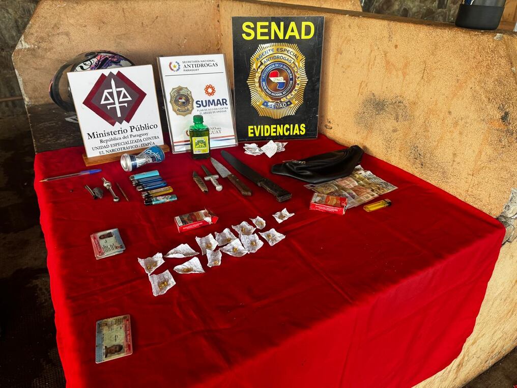 Las evidencias que servirán para que uno de los detenidos pueda ser imputado por la Fiscalía. Foto: Gentileza
