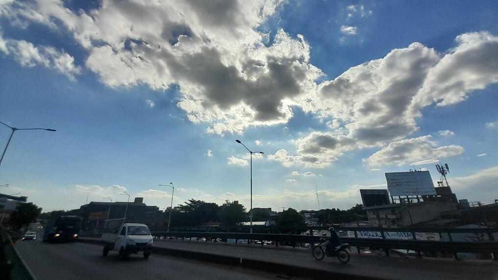 Las máximas previstas oscilarían los 30 a 33 °C en la región Oriental, y entre 34 a 35 °C en la región Occidental.  Foto: CMG/NM
