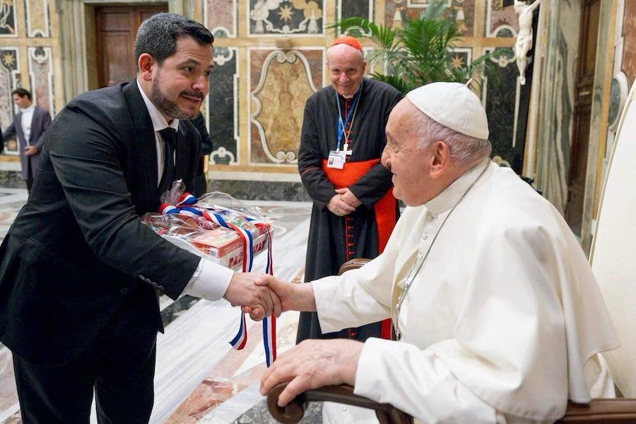 El titular de la Cámara de Diputados, Raúl Latorre, rescató tres enseñanzas que deja el Papa Francisco, la vocación hacia los humildes, el corazón abierto para recibir a todos y la vida austera. Foto: Archivo