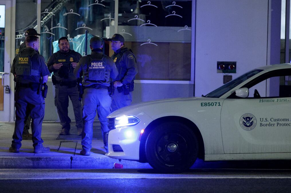 Miembros de la Oficina de Aduanas y Protección Fronteriza esperan su despliegue en Washington, D.C. Foto: Alex Wong/Getty Images/AFP