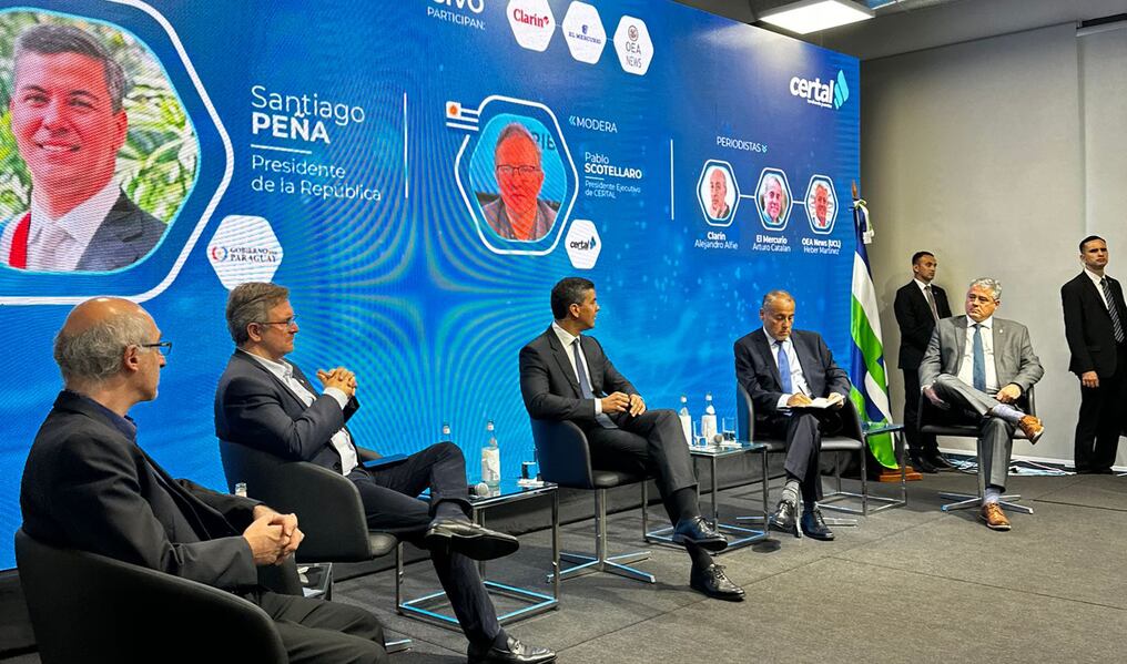 El presidente Santiago Peña acudió este martes a la Cumbre Latinoamericana de Telecomunicaciones, que tiene por sede a Asunción. Foto: @certalatam
