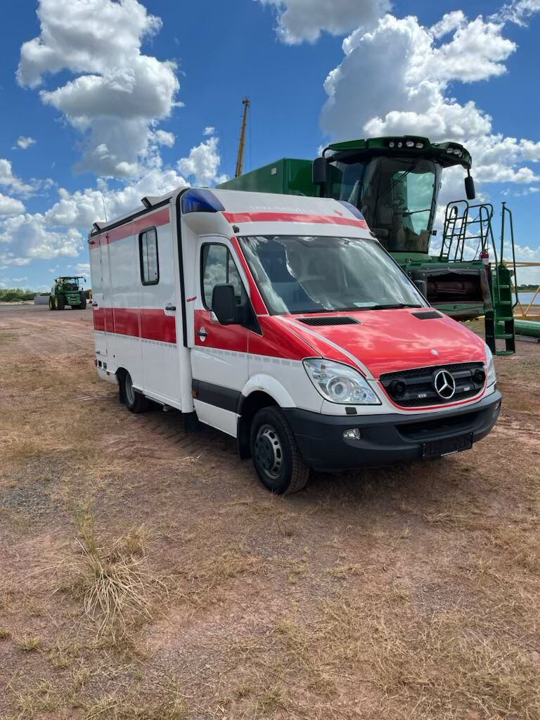 Ambulancia que recibirá la Cruz Roja Paraguay, filial Alto Paraná, como donación del Rotary Club de Ciudad del Este. Foto: Gentileza