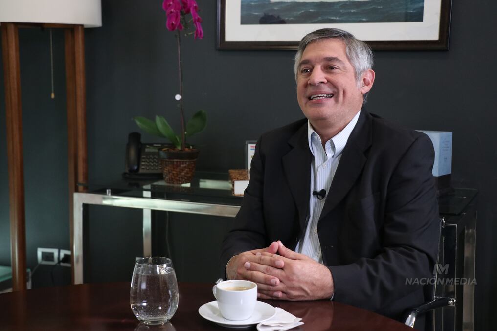 El ministro de Educación, Luis Ramírez, afirmó que comenzó las conversaciones con las autoridades de Hacienda con el fin de revertir el descalce presupuestario en el ejercicio fiscal 2024. Foto: Archivo