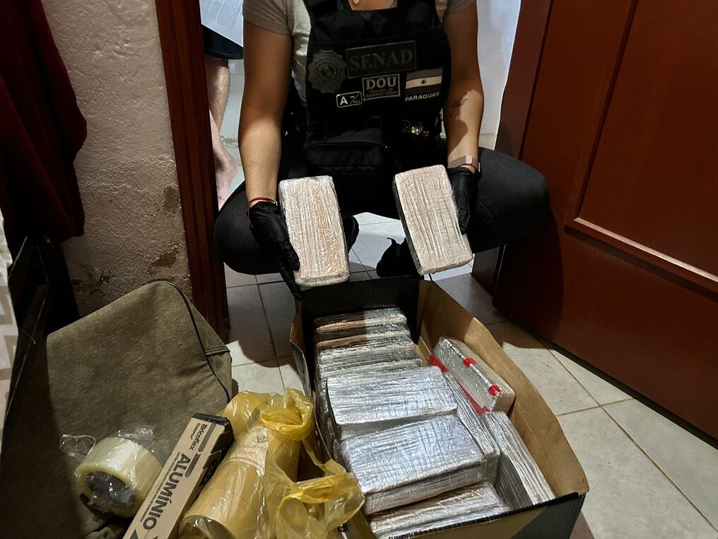 La Secretaría Nacional Antidrogas (Senad) frenó el ingreso de 150.000 dosis de la droga que estaba como para ser distribuida en el departamento Central. Foto: @senad_paraguay