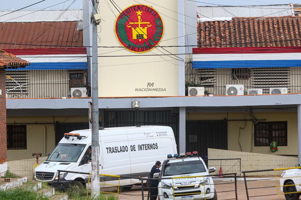 Con esta medida se espera iniciar un proceso de renovación de funcionarios en el penal de Tacumbú. Foto: Eduardo Velásquez