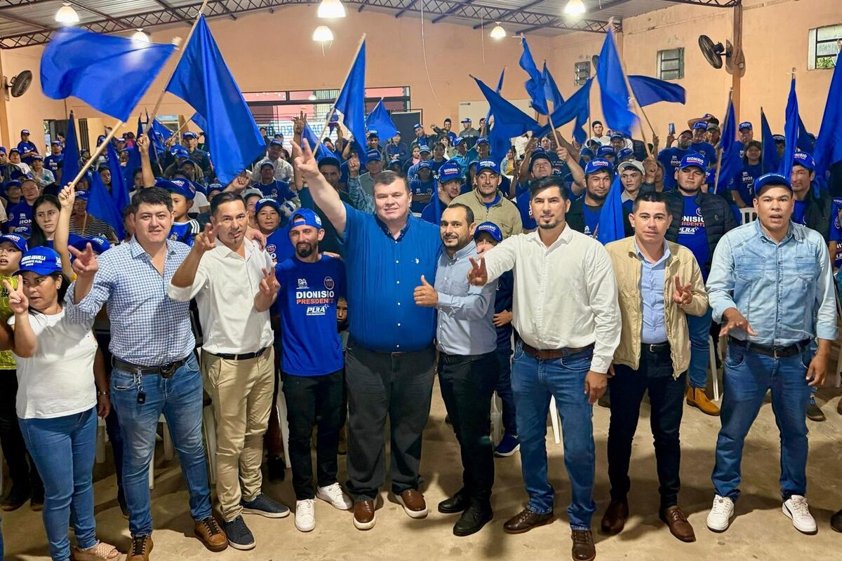 Peña invita a Dionisio Amarilla a pasarse al Partido Colorado en pleno acto oficial en Guairá — image 2