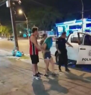 La detenida fue derivada a la comisaría jurisdiccional. Foto: Captura de video