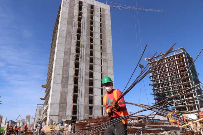 Las empresas o proyectos privados de inversión, tendrán mayores facilidades para acceder a los financiamientos internacionales. Foto: Archivo 