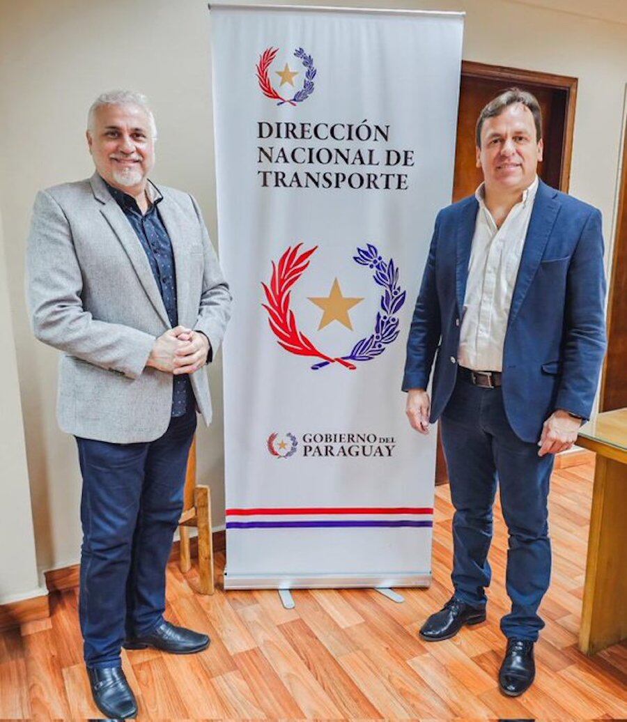 Representantes de la Dirección Animal y Dirección Nacional de Transporte acordaron acciones para reglamentar el traslado de animales en las unidades de transporte de pasajeros. Foto: Gentileza
