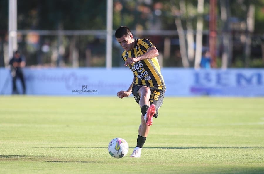 Luis Martínez, volante de Guaraní. Foto: Nación Media