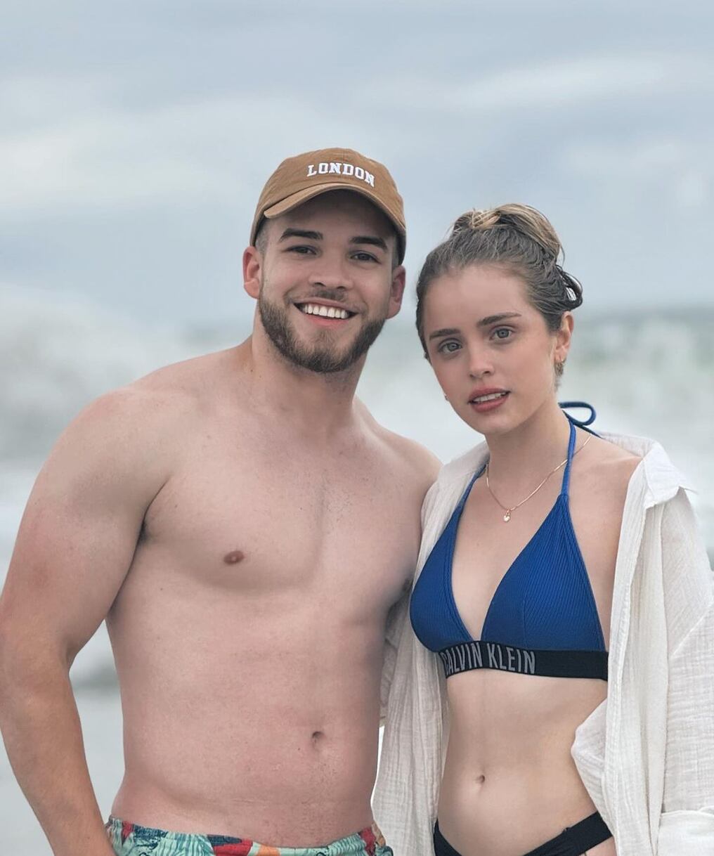 Los influencers Ángel Amaro y Gaby Ovelar fueron juntos a Brasil. Foto: @angel_amaro1/Instagram