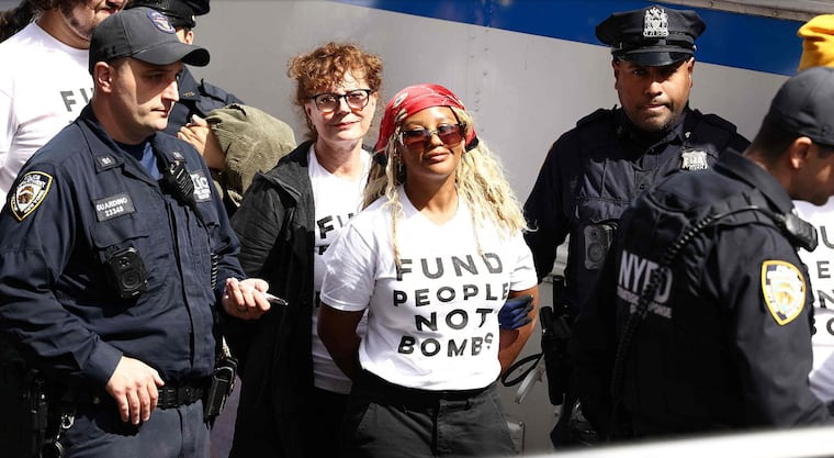 Susan Sarandon, detenida por ser propalestina en Nueva York. Foto: Charly Triballeau / AFP