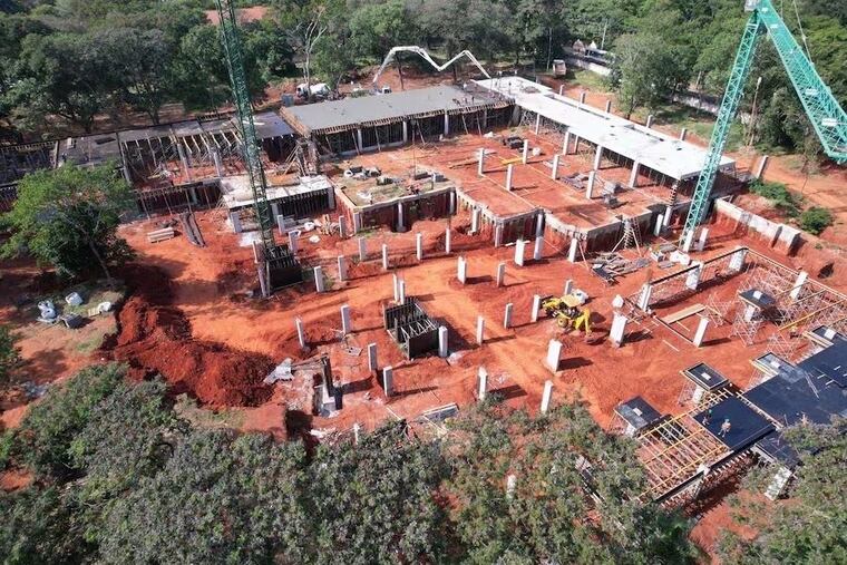 El Hospital Hemato-Oncológico nunca fue terminado por la administración anterior del IPS, que tuvo que utilizar recursos propios luego para impulsar el proyecto.FOTO: ARCHIVO