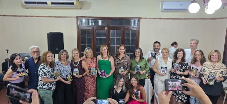 Autores y autoras de “Voces”. Foto: Gentileza