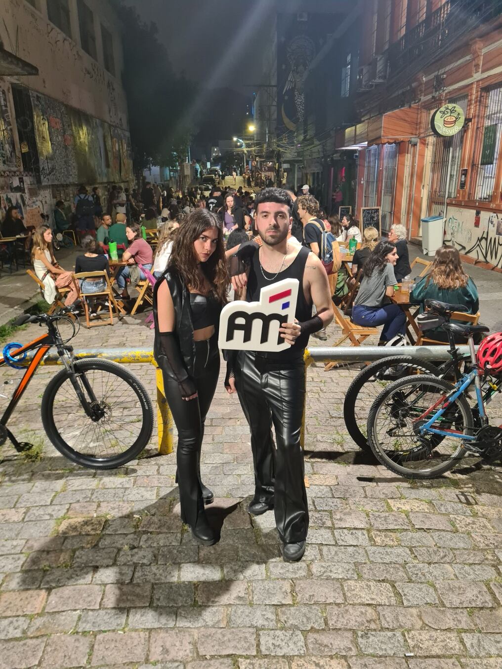 El dueto de indie electro-pop paraguayo conformado por Agustina Galli y Jorge Caballero se presentó en Brasil. Foto: Gentileza